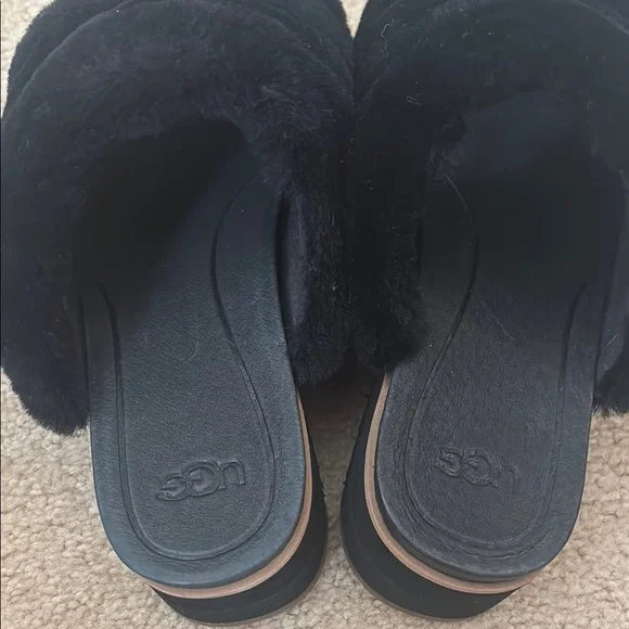 UGG Black Plush Slippers Cozy Indoor Footwear - Picture 2 of 4